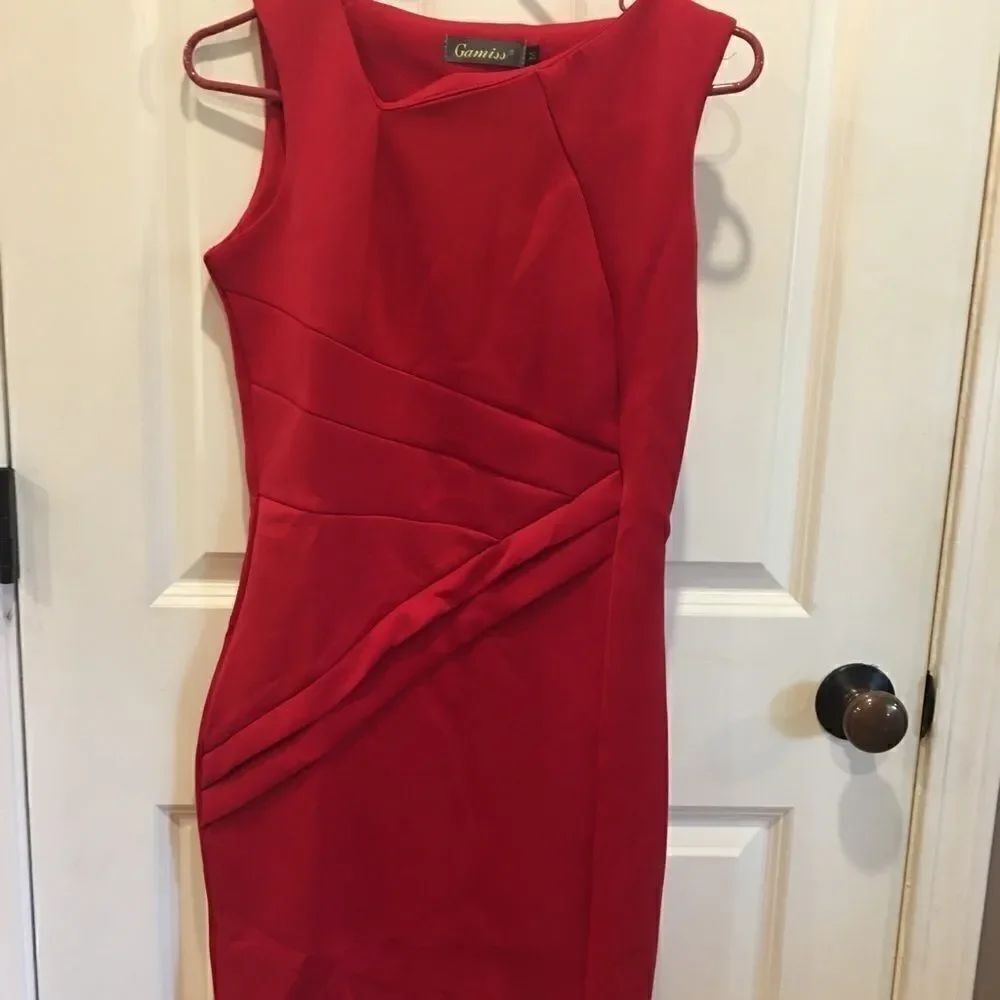 Tami's Medium red fitted midi dress cocktail or casual